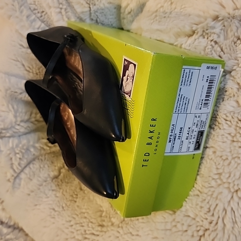 Ted Baker London leather mary jane flat Shoe 39.5. Worn once. Black.